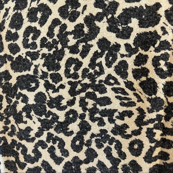 For The Republic Women’s Cheetah Print Hooded Top - Picture 7 of 7